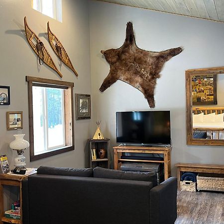 Fort Williamson Glacier Vacation Rentals 컬럼비아 폴스 외부 사진