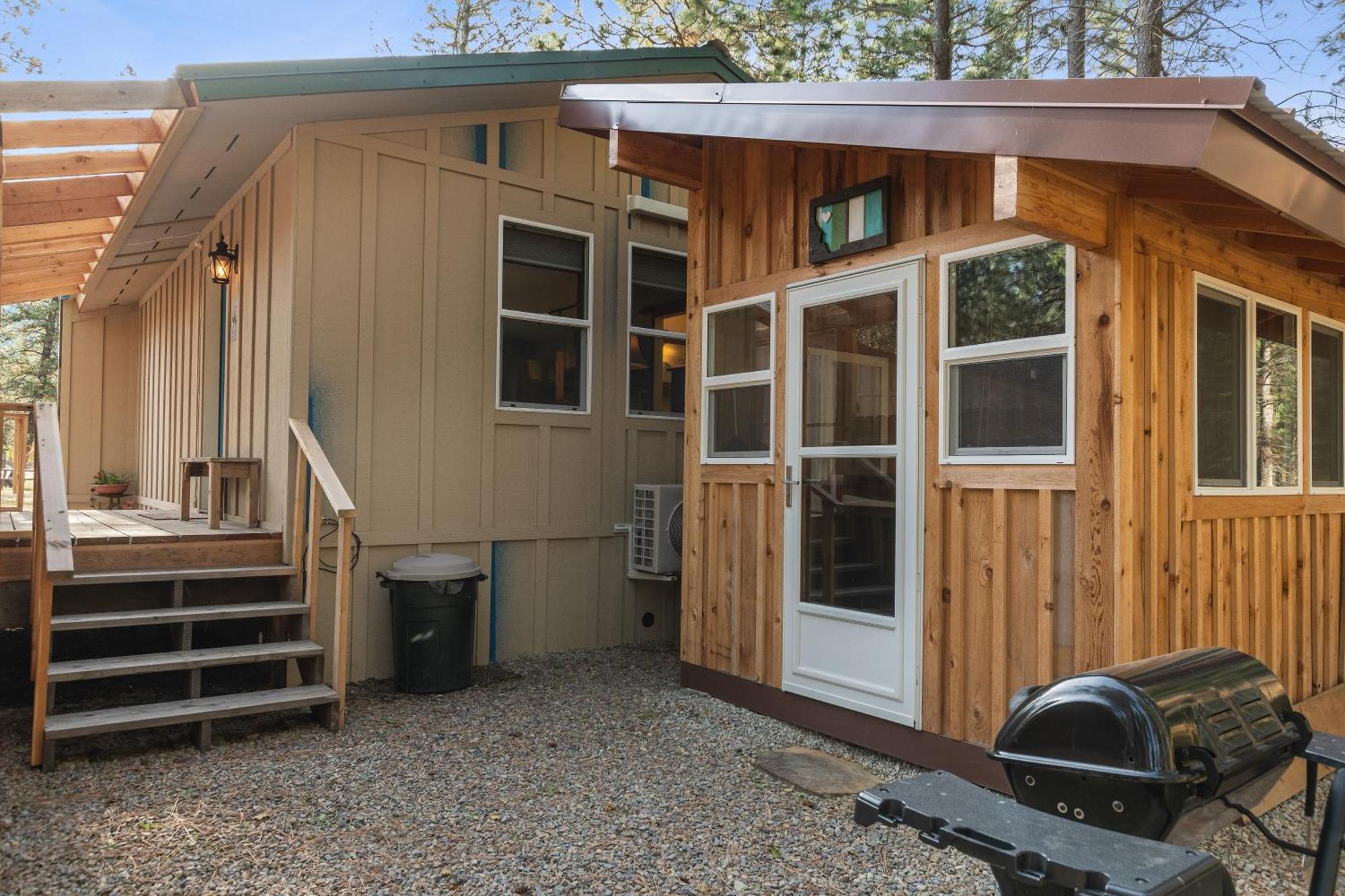 Fort Williamson Glacier Vacation Rentals 컬럼비아 폴스 외부 사진