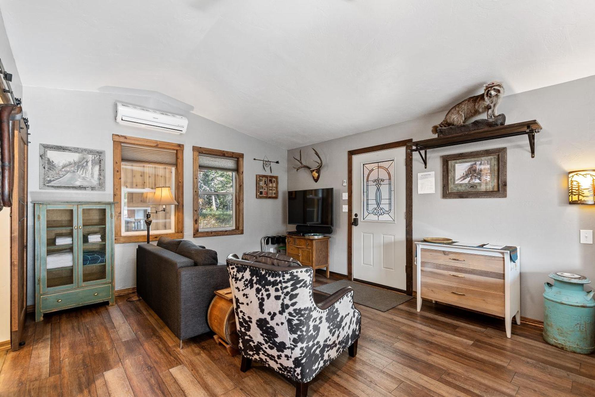 Fort Williamson Glacier Vacation Rentals 컬럼비아 폴스 외부 사진