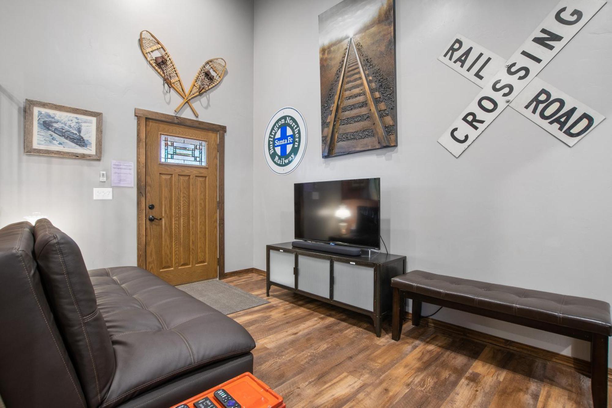 Fort Williamson Glacier Vacation Rentals 컬럼비아 폴스 외부 사진