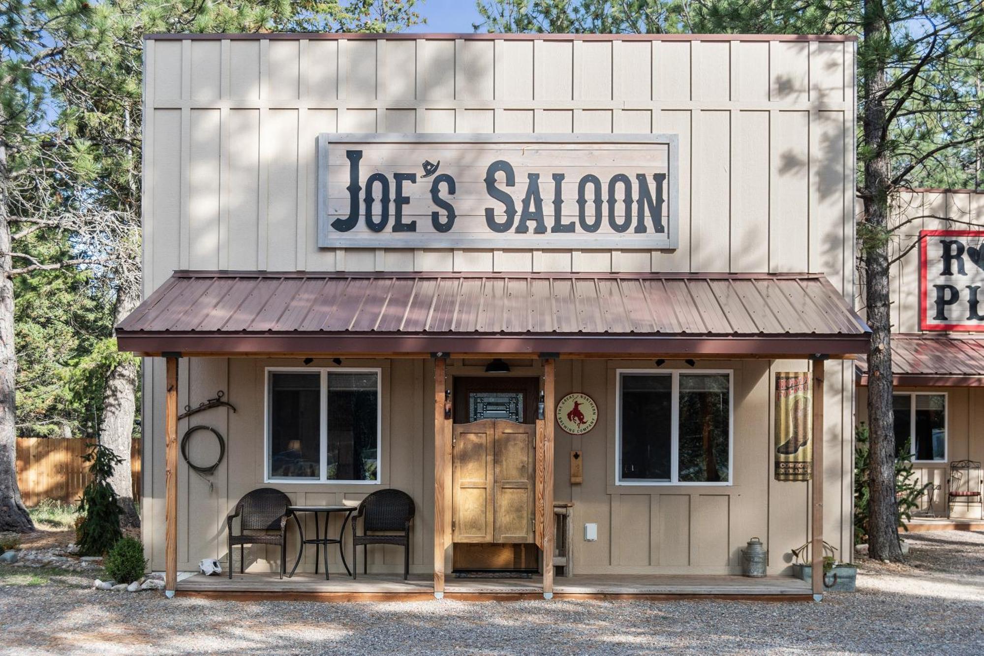 Fort Williamson Glacier Vacation Rentals 컬럼비아 폴스 외부 사진