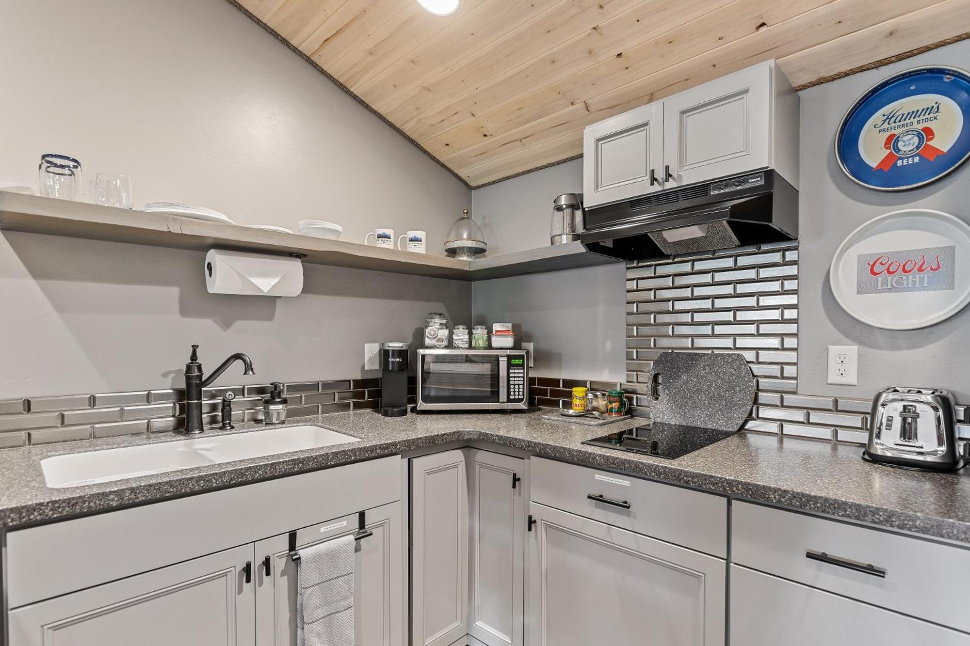 Fort Williamson Glacier Vacation Rentals 컬럼비아 폴스 외부 사진