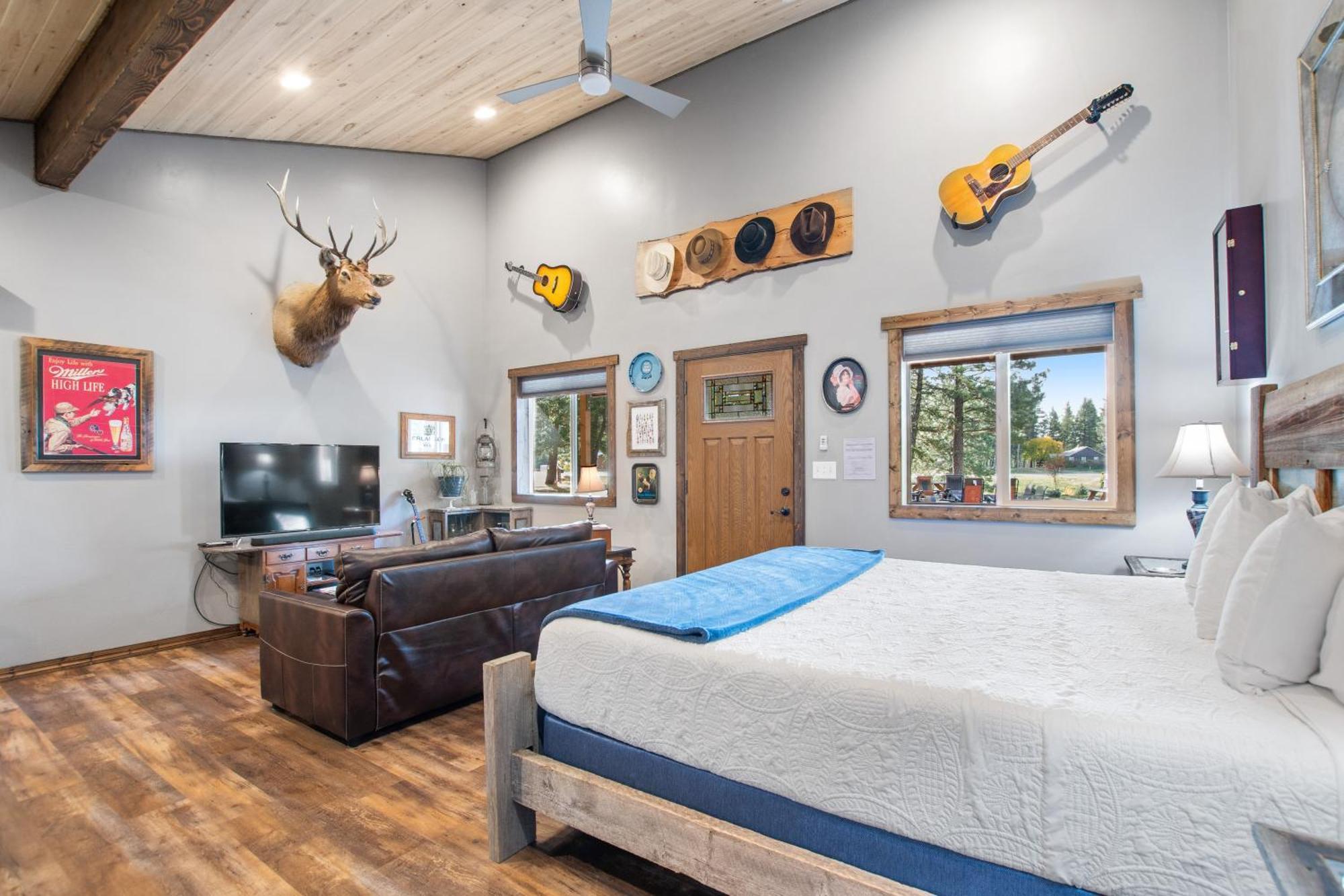 Fort Williamson Glacier Vacation Rentals 컬럼비아 폴스 외부 사진