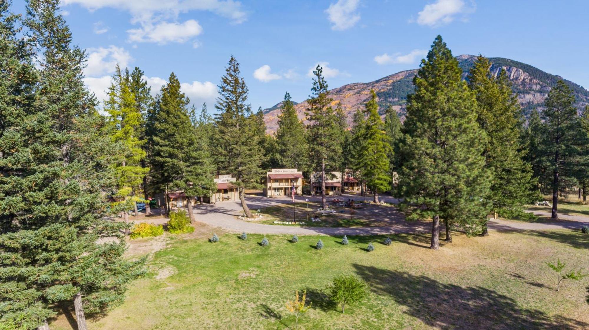 Fort Williamson Glacier Vacation Rentals 컬럼비아 폴스 외부 사진