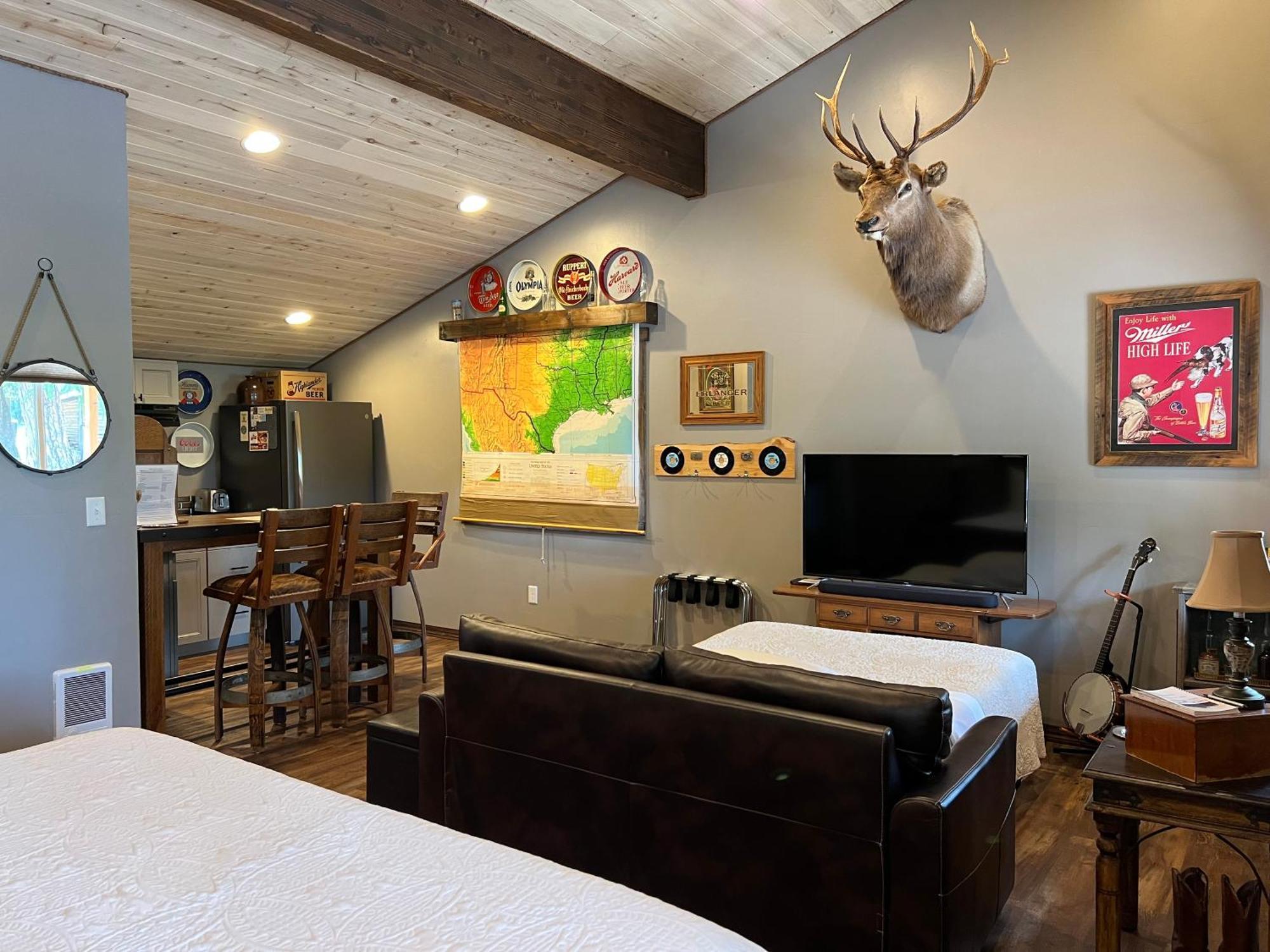 Fort Williamson Glacier Vacation Rentals 컬럼비아 폴스 외부 사진