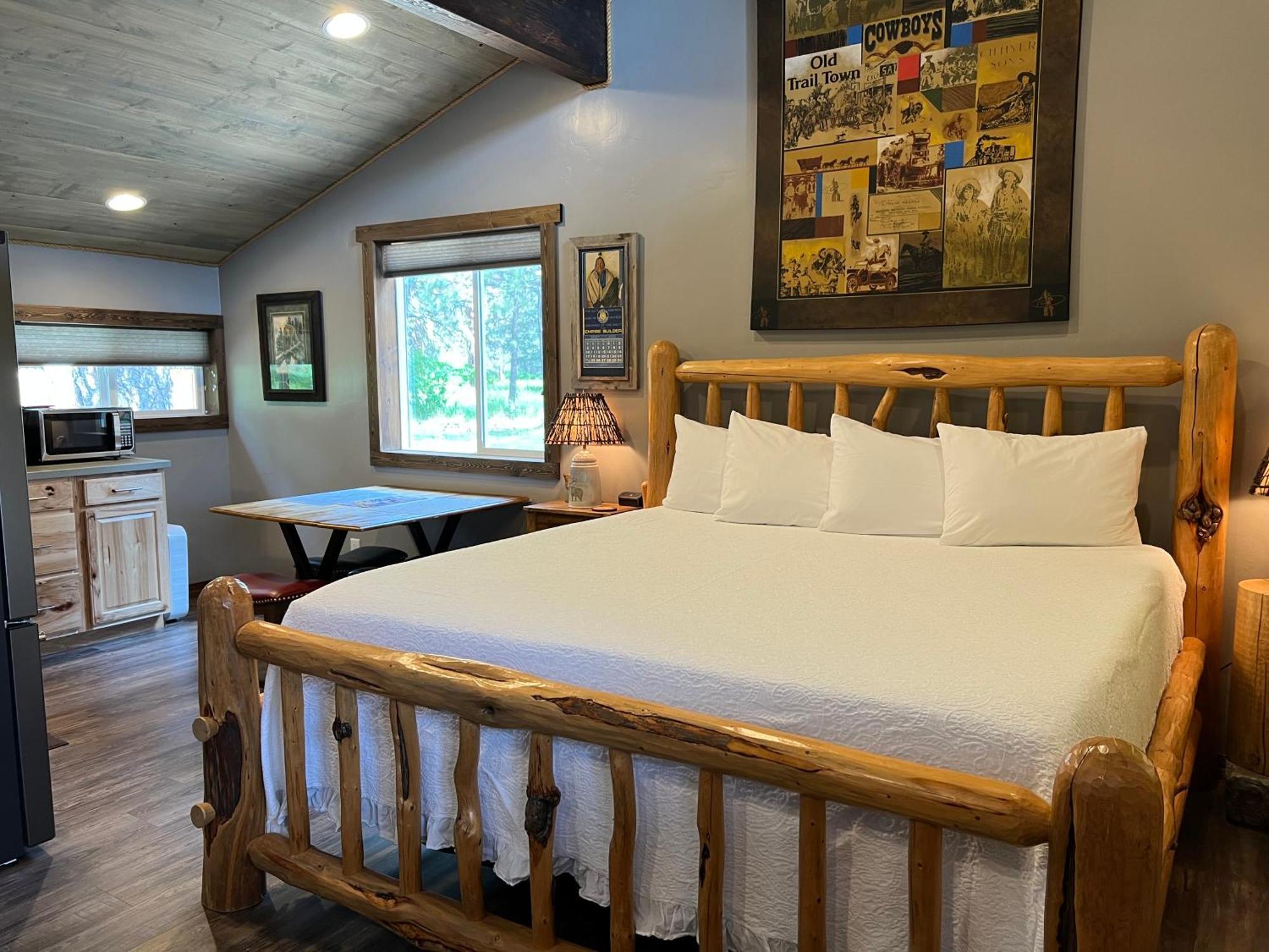 Fort Williamson Glacier Vacation Rentals 컬럼비아 폴스 외부 사진